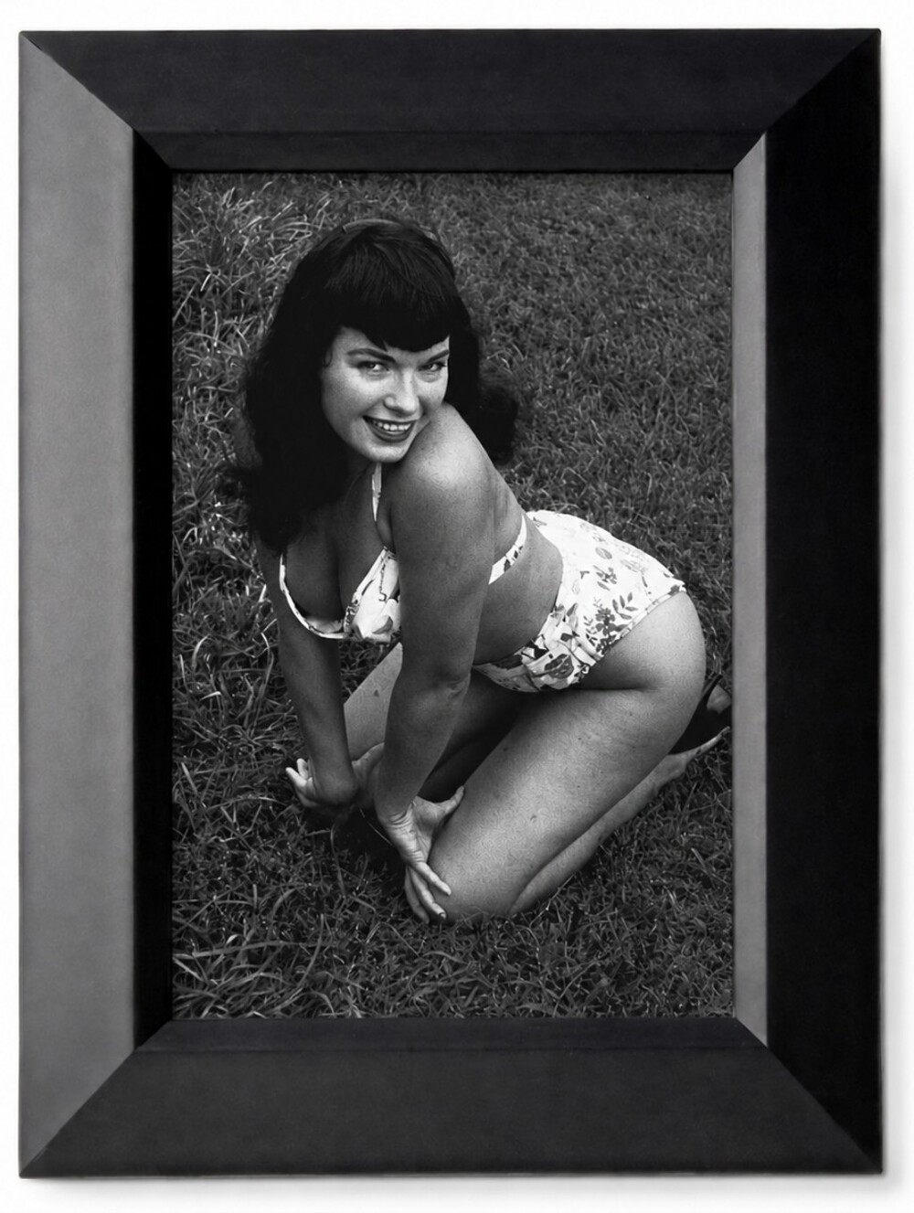 Bettie Page Art Pin Up Photo Rockabilly Punk Beauty Classic Icon Hollywood